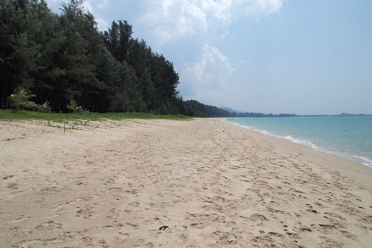 Khao Lak Beach, Thailand.jpg